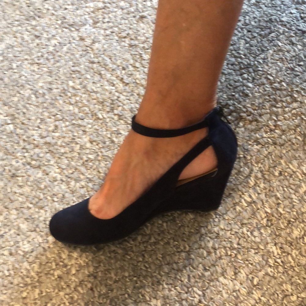 American Rag cie blue pump shoe, size 7